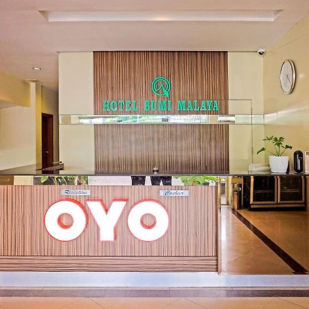 Oyo 1009 Hotel Bumi Malaya Medan Exterior photo